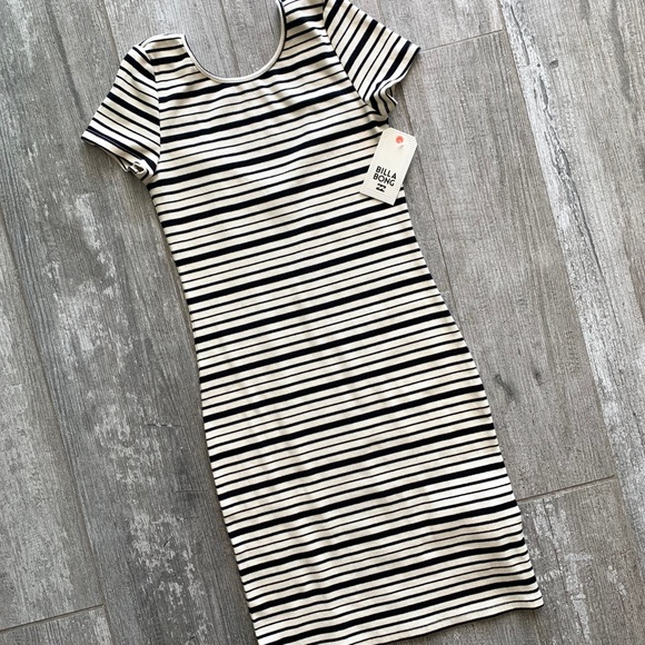🔥🔥BILLABONG - SHORE THING DRESS🔥🔥 - Picture 2 of 7
